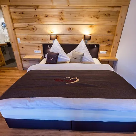 Apartamento Gaestehaus Holzer Kreuz- Vergissmeinnicht